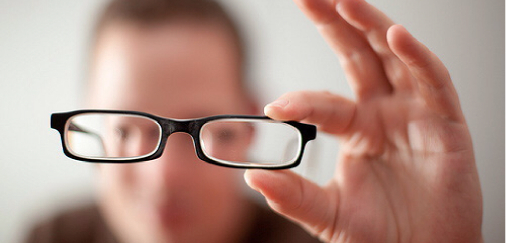 Cum interpretezi, singur, prescriptia ochelarilor de vedere