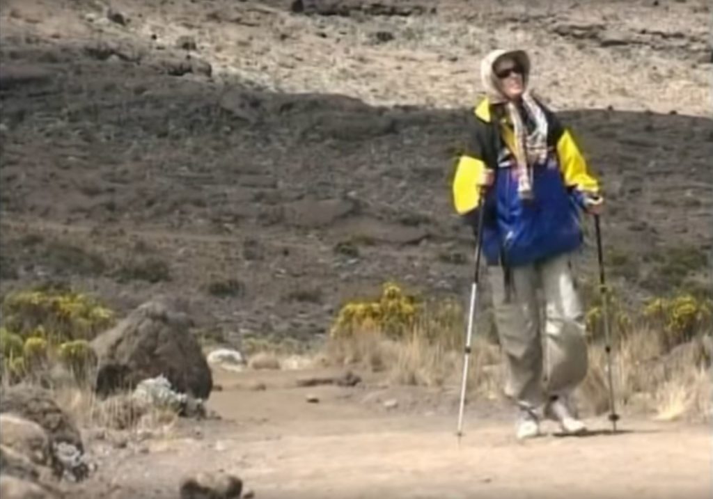 2001: Andreea Marin a urcat pe Kilimanjaro si a filmat aceasta experienta