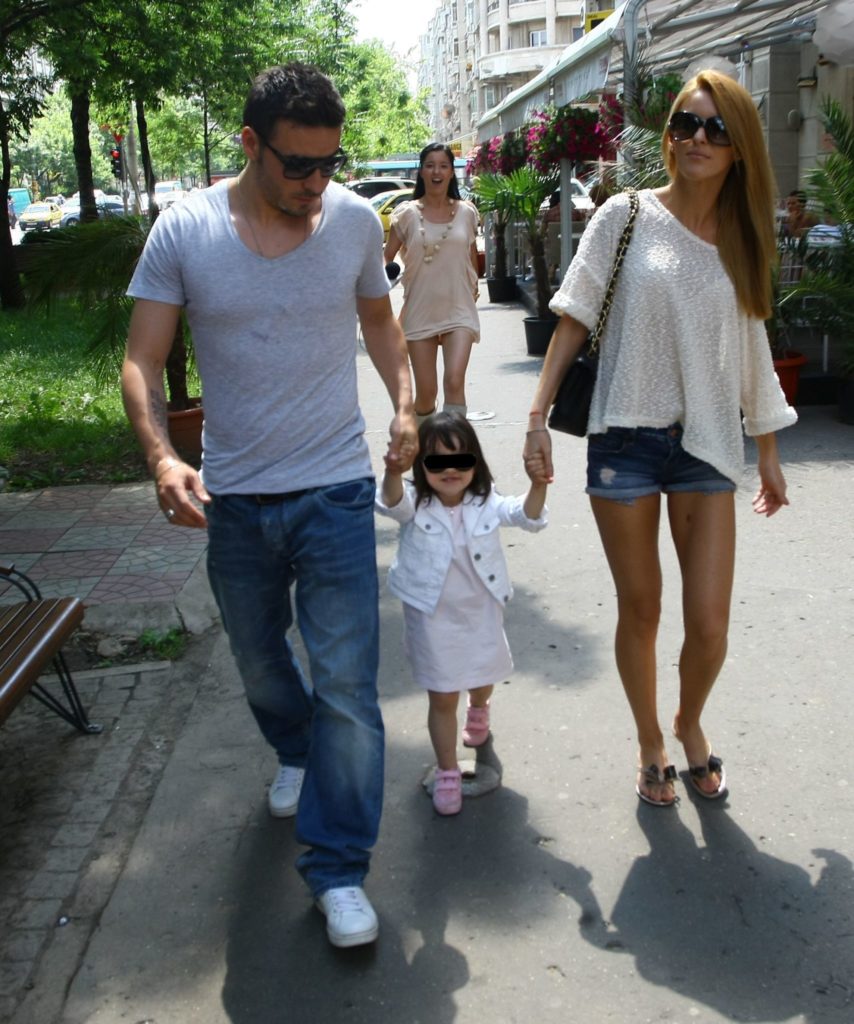Denisa Nechifor are o fetita, Rania (8 ani), impreuna cu fotbalistul Adrian Cristea