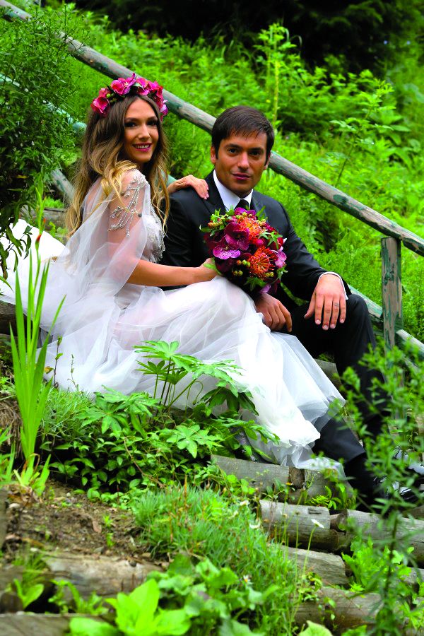 In luna august, 2015, Adela Popescu si Radu Valcan s-au casatorit dupa 5 ani de relatie 