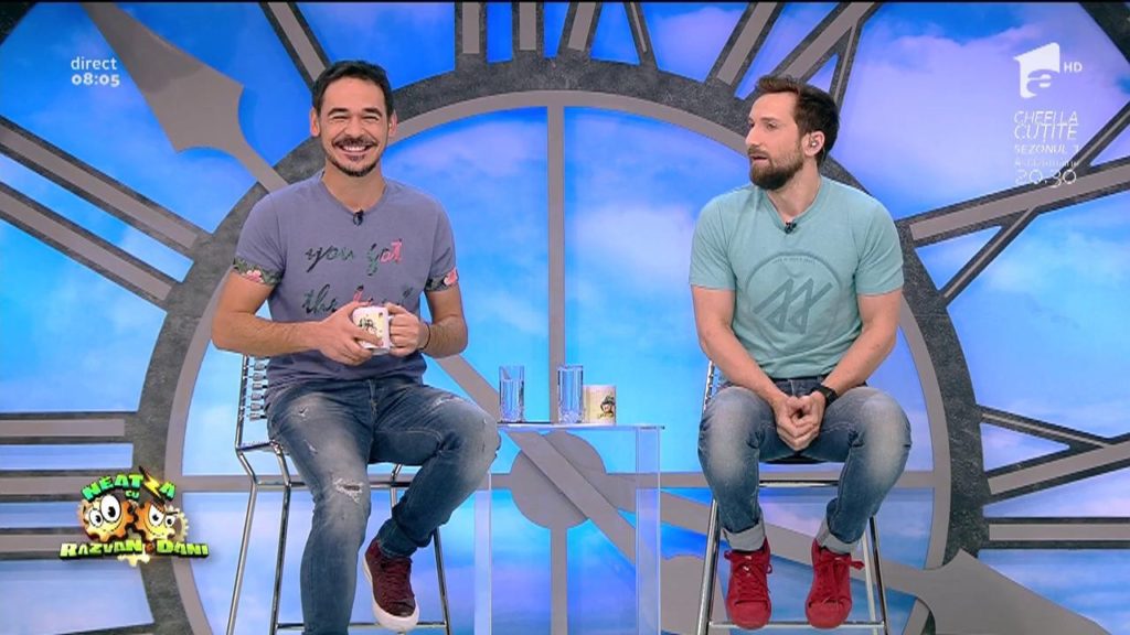 Razvan si Dani prezinta emisiunea ''Neatza cu Razvan si Dani'', de la Antena 1 