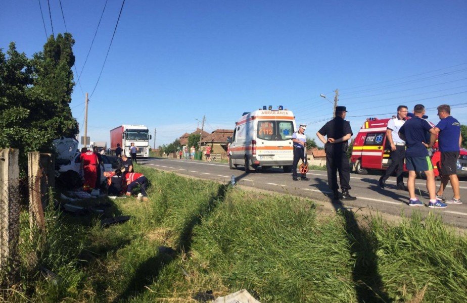 Un copil de 13 ani a decedat și alți trei au fost răniți într-un accident