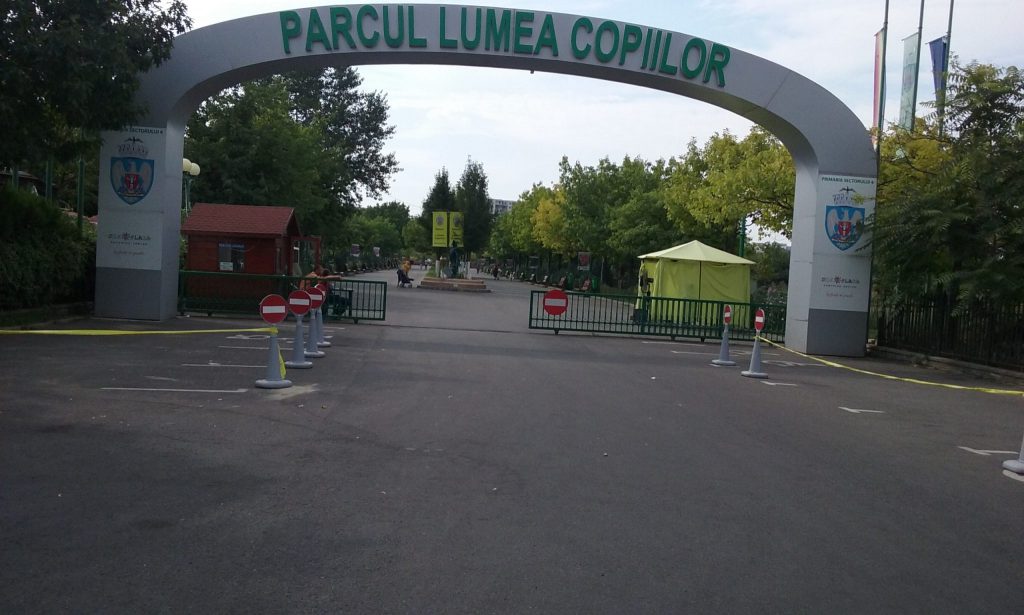 Tanara accidentata in Parcul Lumea Copiilor din Bucuresti