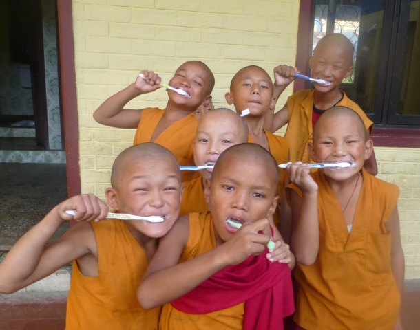 Albirea dintilor dupa metoda calugarilor tibetani