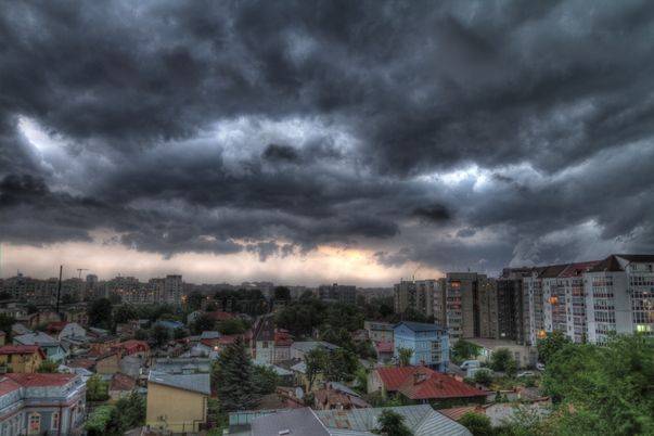 Furtuna periculoasa in Bucuresti
