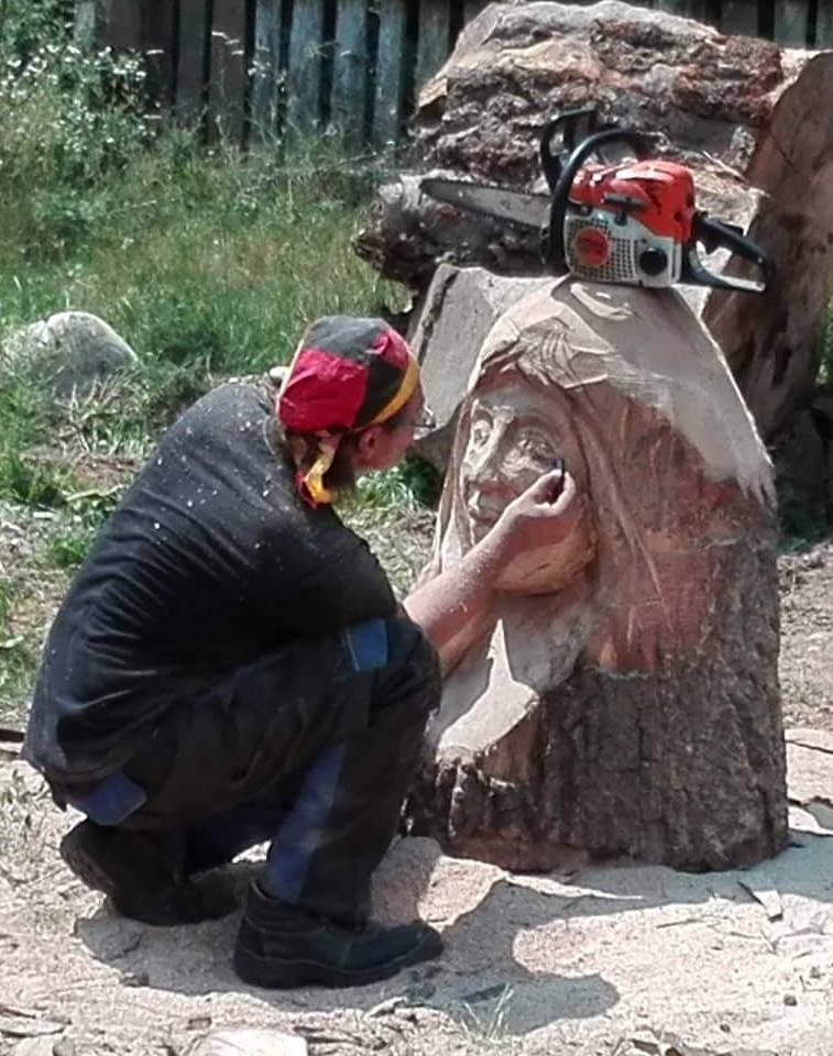 Inginerul silvic din Craiova care face din copaci adevarate opere de arta! Gabi Rizea