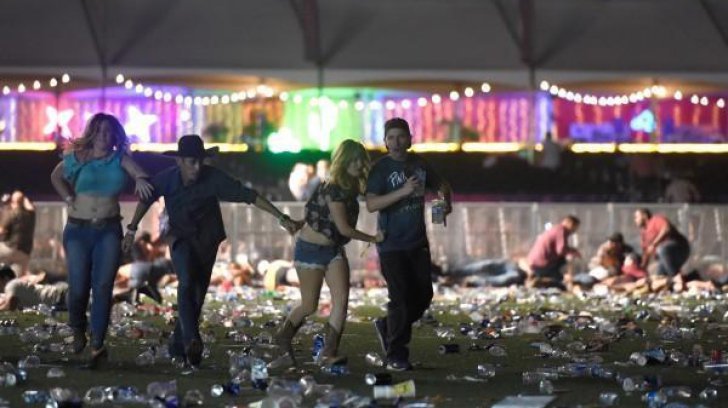 Oamenii au fugit speriati in timpul masacrului din Las Vegas