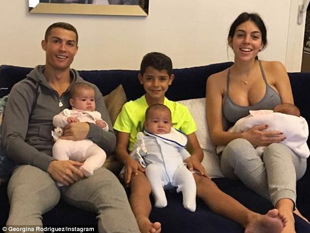 Cristiano Ronaldo are o familie frumoasa!