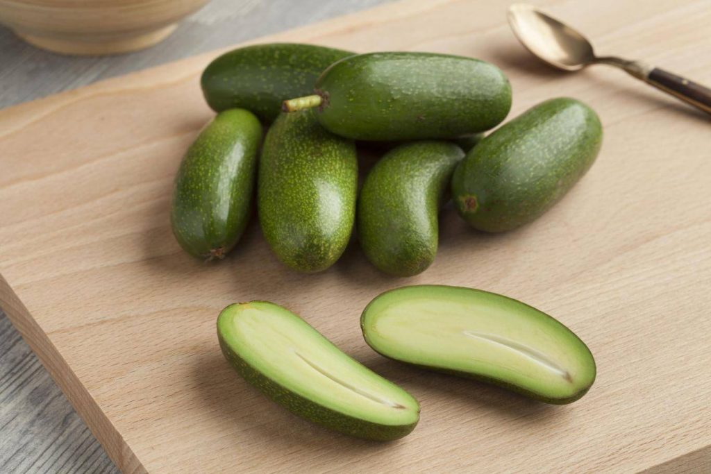 Pare un fruct normal de avocado, dar oamenii se tem sa il manance