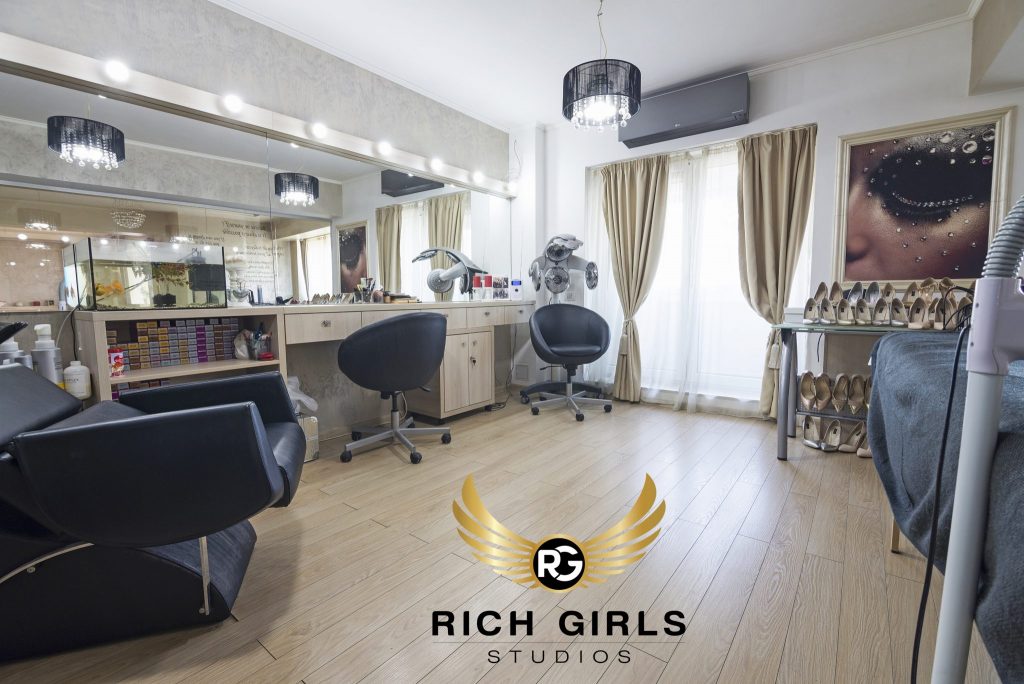 play Be surprised shore Rich Girls este singurul studio din Bucuresti vizitat de vedete