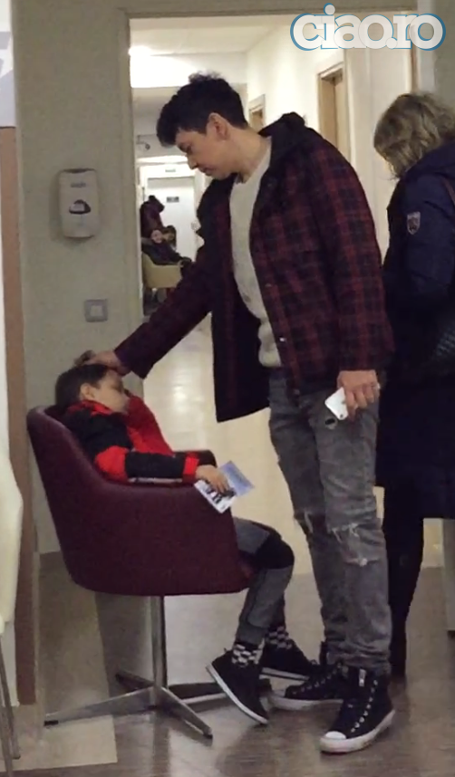Elena Gheorghe a ajuns la spital cu fiul ei! Micutul Nicholas s-a simtit rau