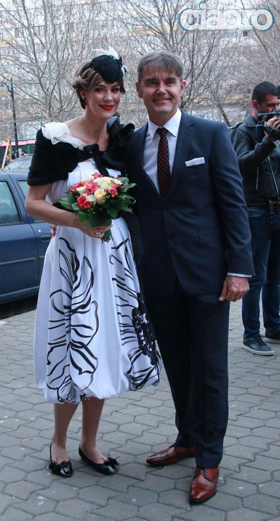 Roxana Ciuhulescu s-a casatorit cu Silviu Bulugioiu!