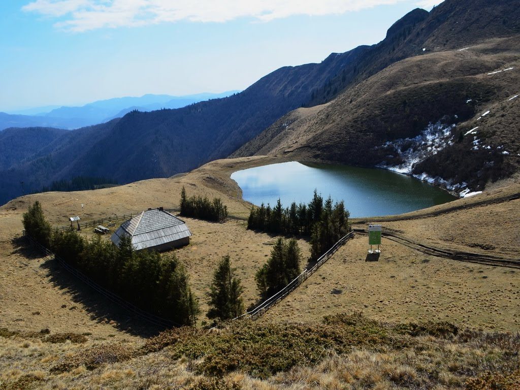 Lacul fara fund din Romania. Ce poveste stranie are