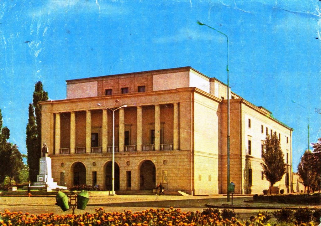 Teatrul Mihai Eminescu din Botosani