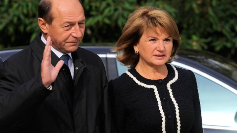 Ce salariu are Maria Basescu! La 65 de ani, sotia lui Traian Basescu s-a angajat