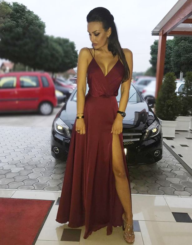 Miss Serbia s-a folosit de pagina sa de instagram pentru a-si pune fanii sa-i adreseze intrebari la care sa raspunda. Frumoasa bruneta de 31 de ani nu s-ar fi asteptat niciodata la o astfel de intrebare dintre unul din cei 112.000 followers pe care ii are. 