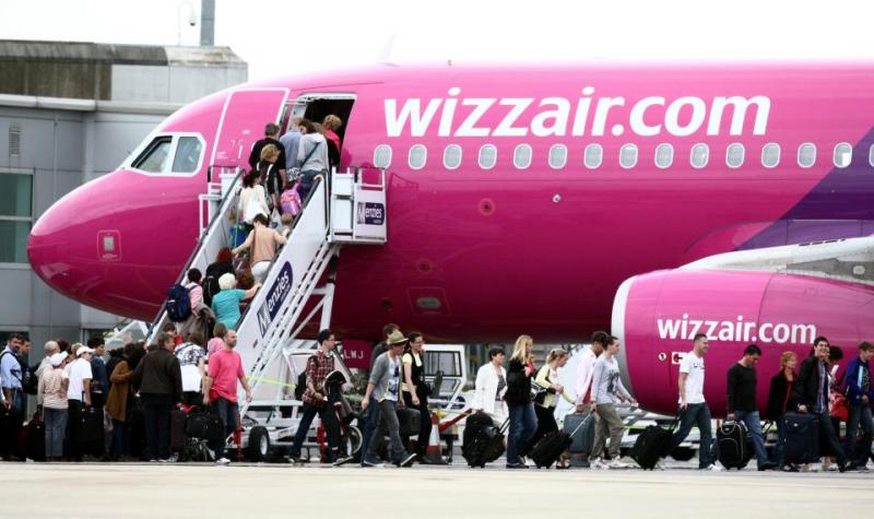 Aeronava Wizzair Kutaisi-Varşovia a aterizat la Otopeni în urma unei ameninţări cu bombă la bord