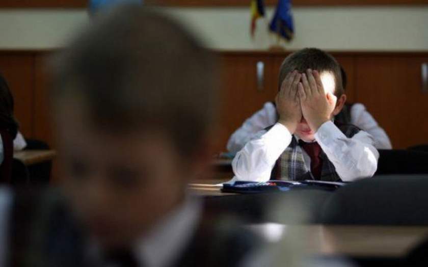 Copiii unei scoli din Teleorman refuza sa se duca la ore. Invatatoarea a bagat frica in ei