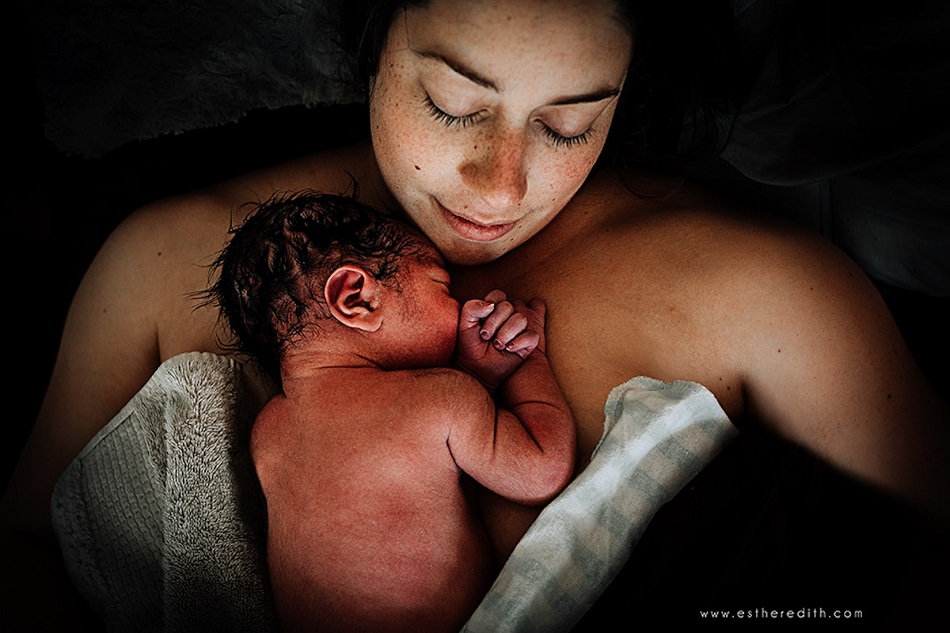 Cele mai spectaculoase fotografii cu femei care nasc, din 2018