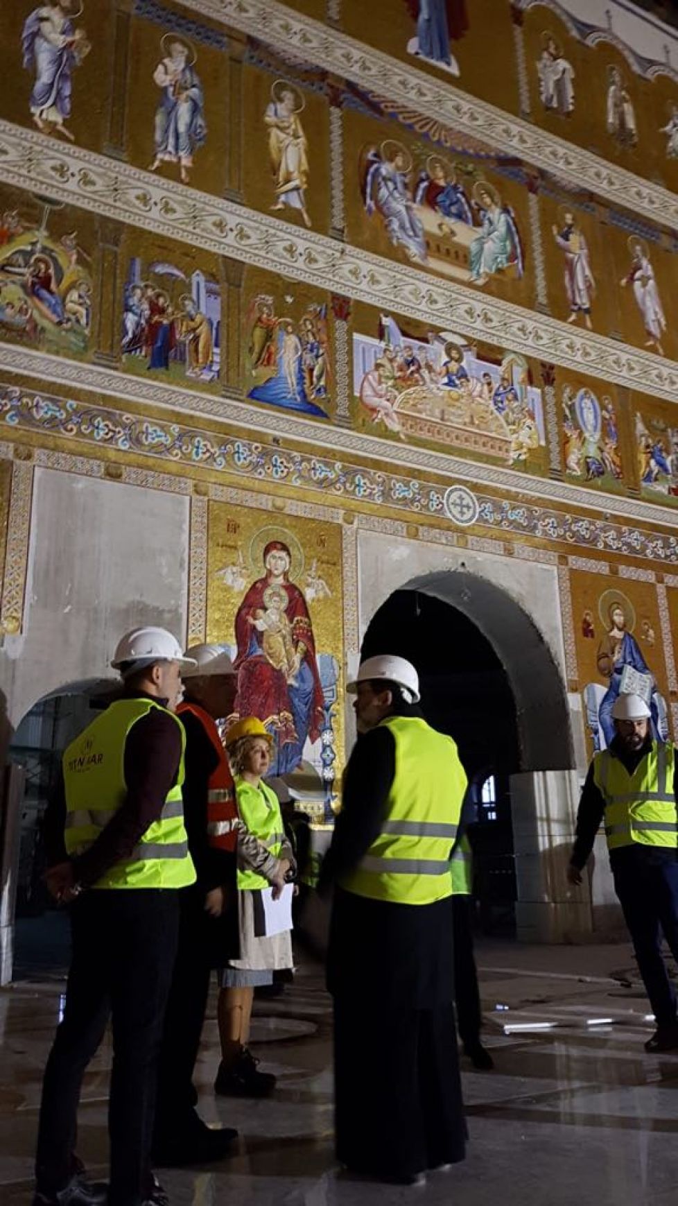 Imagini din interiorul Catedralei Mantuirii Neamului, cu doar 5 zile inainte de sfintirea acesteia