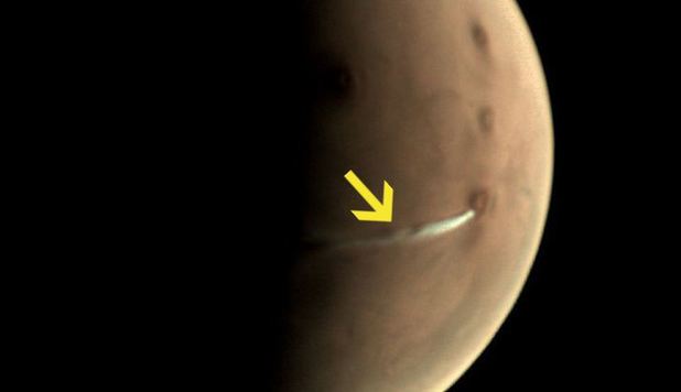 Un nor albicios a aparut pe Marte. Ce zic oamenii de stiinta