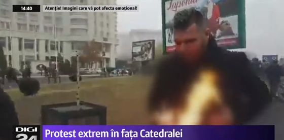 VIDEO cu momentul in care preotul isi da foc la Catedrala Mantuirii Neamului. Imagini socante!