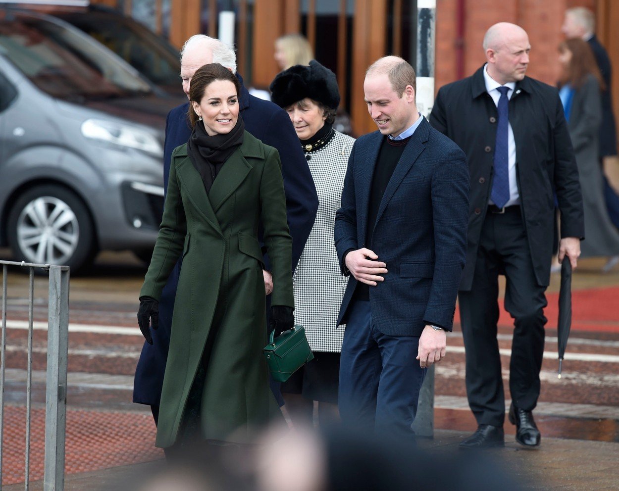Kate Middleton, tratata cu raceala de Printul William