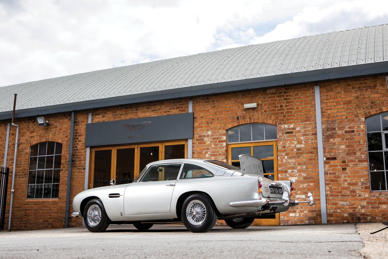 Aston Martin DB5 in valoare de 6 milioane de dolari