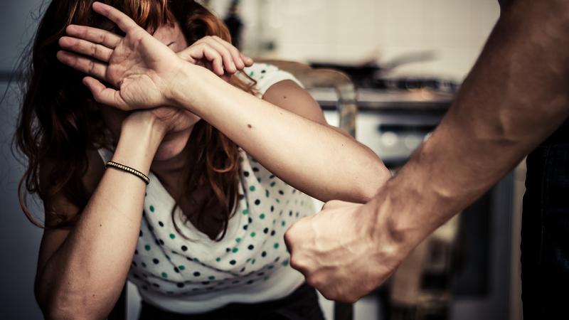 O romanca a fost agresata de un italian in varsta