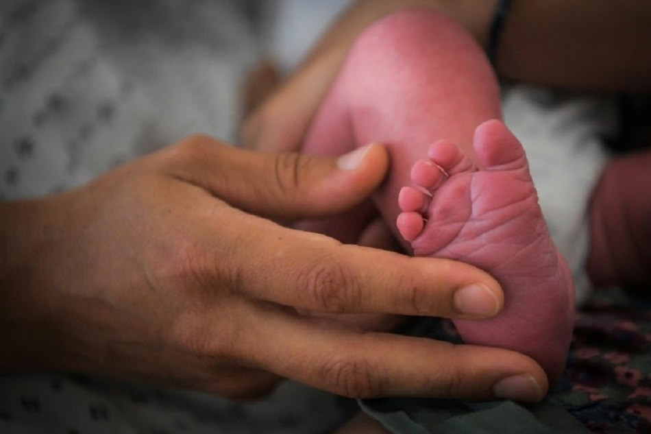 Bebelus nascut dupa un transplant de uter, provenit de la o femeie decedata