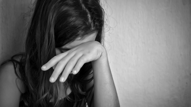 Un barbat a agresat-o sexual pe iubita amicului sau