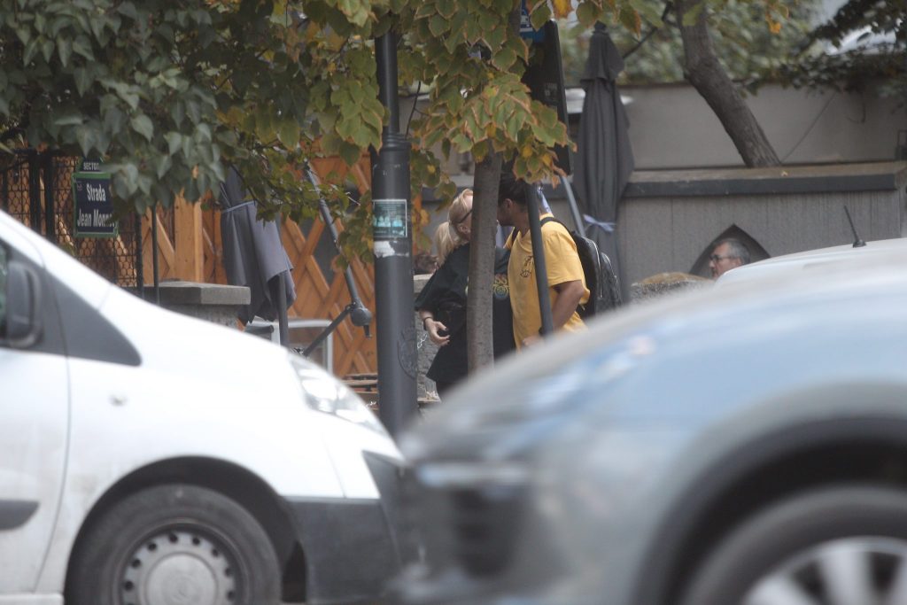 Delia și soțul ei, Răzvan, s-au sărutat pe stradă