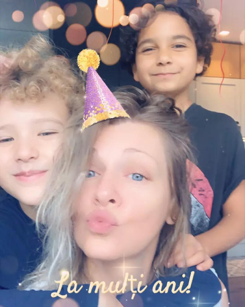 Poza pentru articolul Dana Nălbaru a împlinit 49 de ani și a sărbătorit la țară, alături de familie. Mesajul emoționant transmis de vedetă