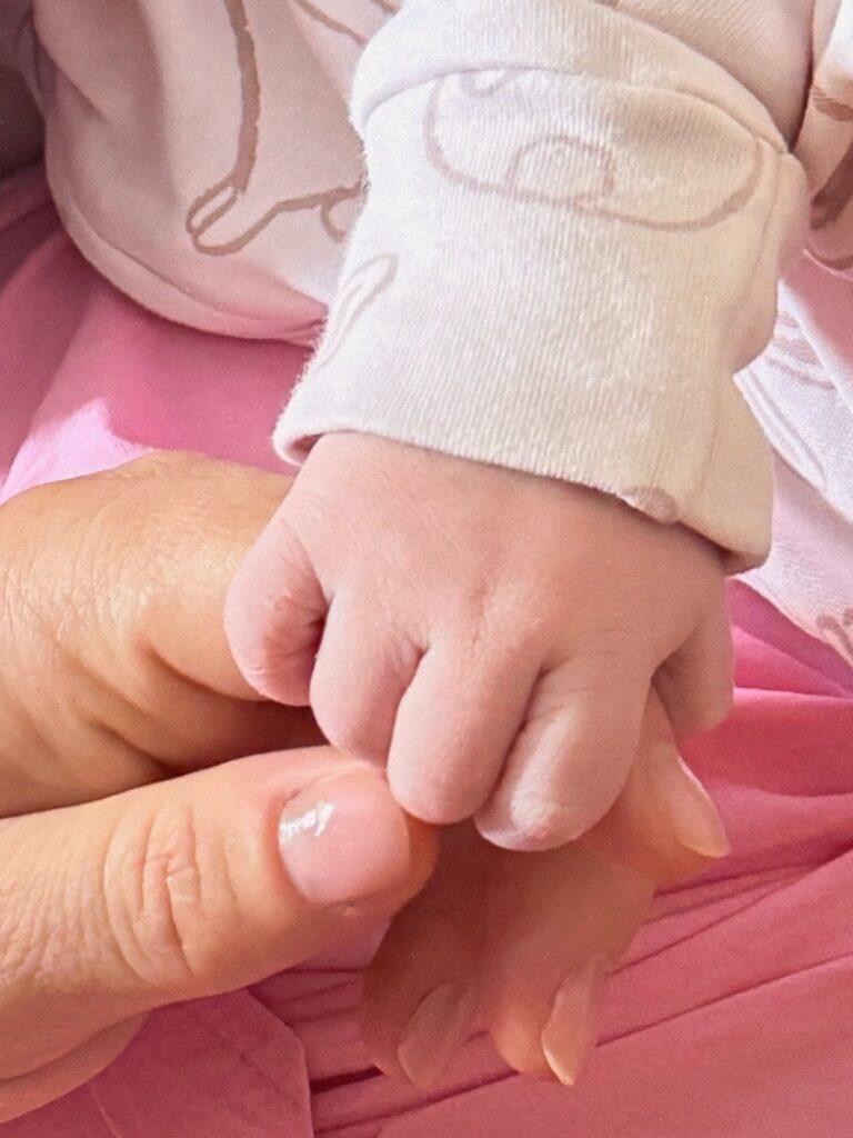 Poza pentru articolul Laura Cosoi a născut! Ce nume special a ales pentru fetița ei și mesajul emoționant care a impresionat pe toată lumea