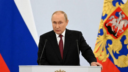 Putin are o nouă mașină care costă cât un Rolls Royce dar e MADE în Rusia