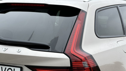 Mai frumos decât orice SUV. Volvo-ul care le face pe toate - VIDEO