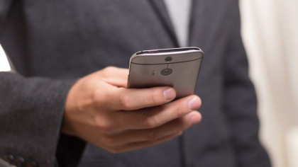 Politicianul care a dat un singur telefon și a săvârșit un miracol. E cel mai tare banc!