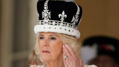 Regina Camilla are bijuterii de 100 de milioane de lire sterline. Povestea acestora e uimitoare