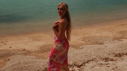 Raluca Zenga, apariție exotică într-un costum de baie cu o vedere generoasă, chiar în ziua de Paşte
