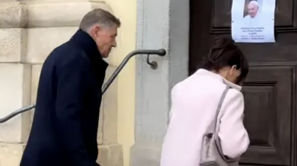 Klaus Iohannis nu mai arată așa cum îl știai. Cum s-a schimbat fostul președinte, după ce a demisionat