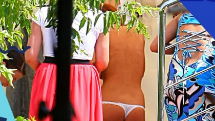 Bianca Drăgușanu, GOALĂ în public! S-a dezbrăcat în fața celor prezenți și apoi și-a... GALERIE FOTO