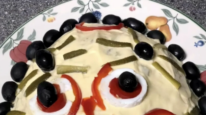 Ce a putut să pună o tânără pe salata boeuf, de Paşte? Au râs cu lacrimi când au văzut mesajul! ”De pus la priză”