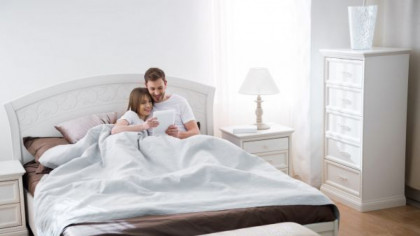 BANCUL ZILEI.  BULĂ: – Înainte de a face amor, mă ia cu amețeală