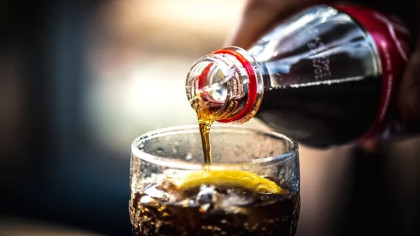 Ce se întâmplă în corpul tău dacă bei Coca-Cola în fiecare zi! Cum afectează sănătatea pe termen lung