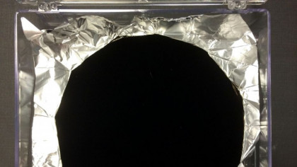 Vantablack, „cel mai negru negru”, ar putea salva astronomia