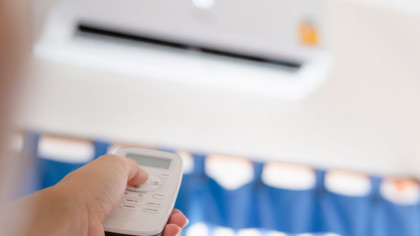 Ora la care să pornești aerul condiționat. Răcorești rapid casa și ai facturi mai mici la curent