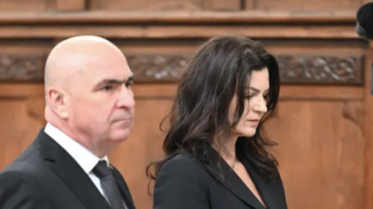 Concubina lui Ilie Bolojan, apariție impecabilă la Viena. Cum s-a prezentat Ioana, de mână cu premierul României