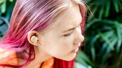 Riscurile căștilor intraauriculare: Cum să îți protejezi sănătatea