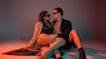 Banc cu femei. – Cât să vă bag?