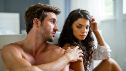 BANCUL ZILEI. Soţul: – S-a culcat cu toate femeile din blocul nostru!